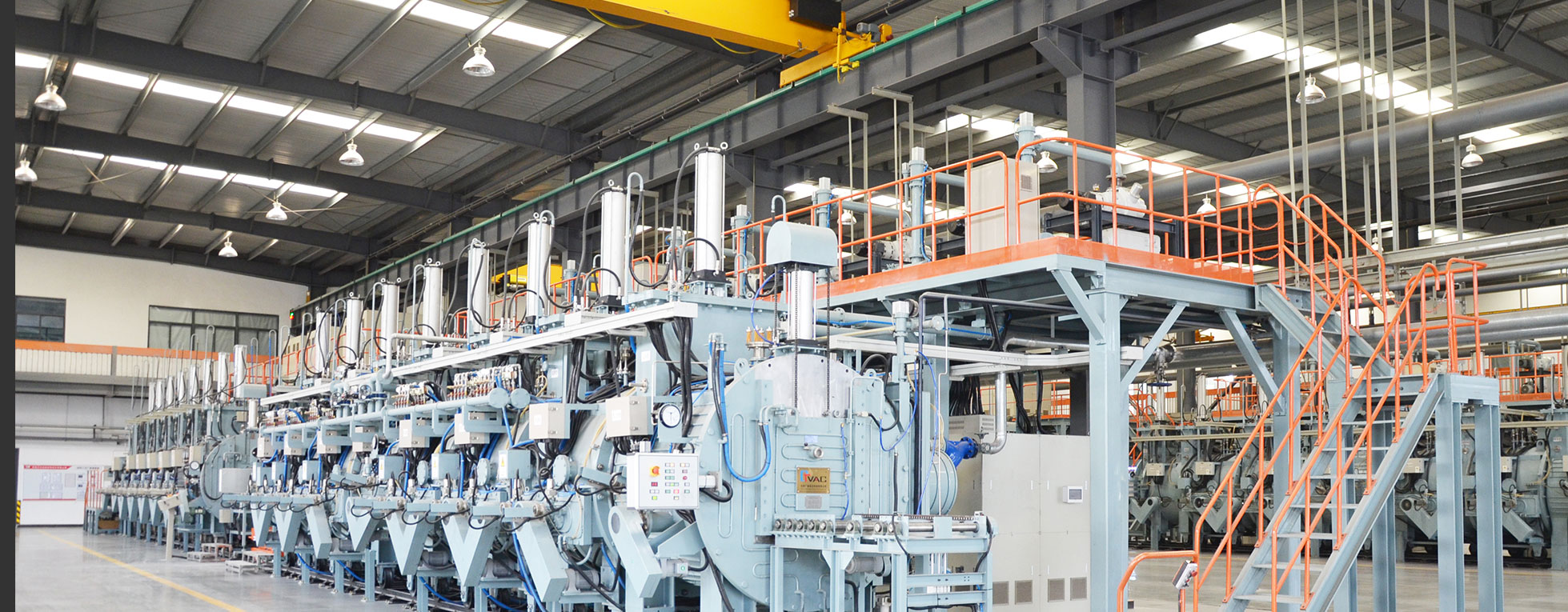  橡膠磁是由鐵氧體磁粉混合橡膠原料而制成之復合材料，成品由擠壓或軋制制成。由于材料本身可塑性高，制成品或半成品均可隨意刀切、打孔、縱切和裱上其他物料，且不易退磁，有良好的防腐蝕性，由于原料來源豐富，所以價格低廉。主要分為同性橡膠磁和異性橡膠磁兩大類。同性橡膠磁磁性較弱，主要應用于冰箱磁貼，印刷制品，及宣傳推廣類用品。而異性橡膠磁具有較高的磁性能，故大量應用在微型馬達及磁性玩具等領域。